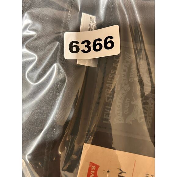 Levis Sculpt 711 Skinny Jeans Womens 26W Black Hypersoft Stretch Mid Pants New - Picture 12 of 13